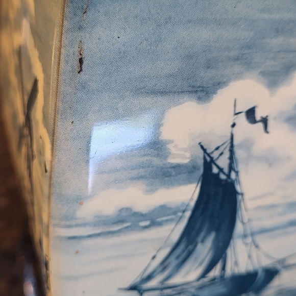 Vintage Blue and Ivory MFM Biscuit or Tea Tin Decorated with Ships and Windmills - Picture 10 of 13
